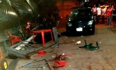 Automovilista atropella restaurante y lesiona a dos mujeres