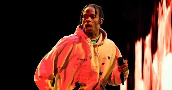 “Fue una lucha por sobrevivir”: Fans de Travis Scott relatan tragedia del Astroworld Festival donde murieron 8 personas - SNT