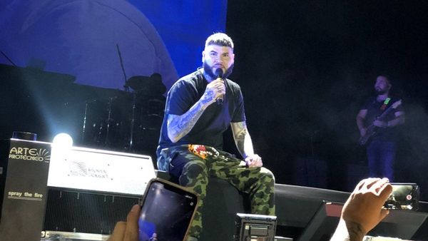 Farruko puso a bailar al rollete en el Jockey
