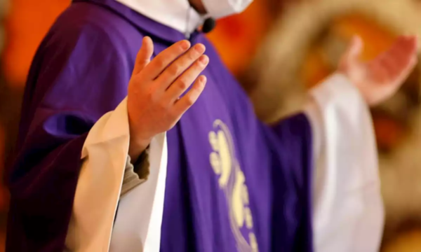 Iglesia católica francesa venderá parte de sus activos para compensar a víctimas de abuso