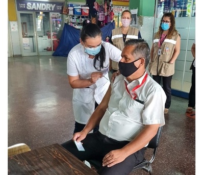 Salud habilitó vacunatorio anti-COVID en la Terminal de Ómnibus de Asunción