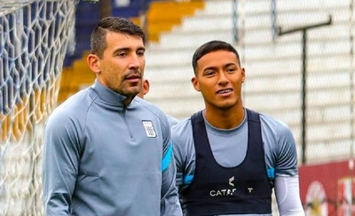 Diario HOY | Alianza Lima vuelve a entrenarse con 12 jugadores aislados por Covid-19