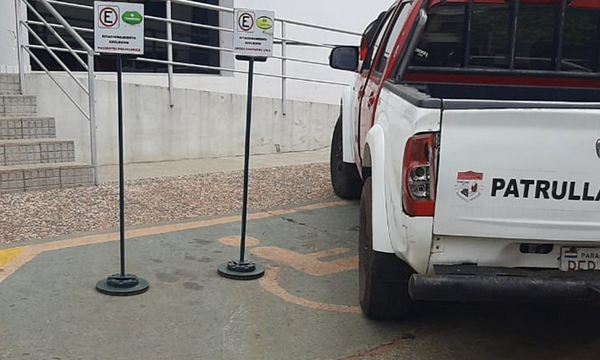 Patrullera municipal estaciona es lugar exclusivo para personas con discapacidad - OviedoPress