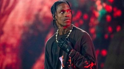 Denunciaron al rapero Travis Scott tras la avalancha humana que dejó 8 muertos en un festival de música