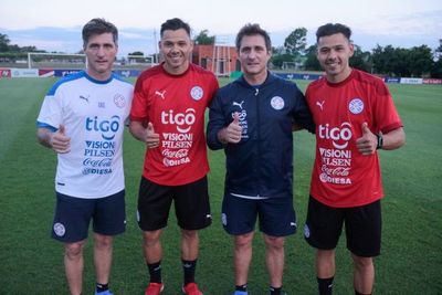 La fotografía viral de los mellizos de la selección paraguaya - Selección Paraguaya - ABC Color