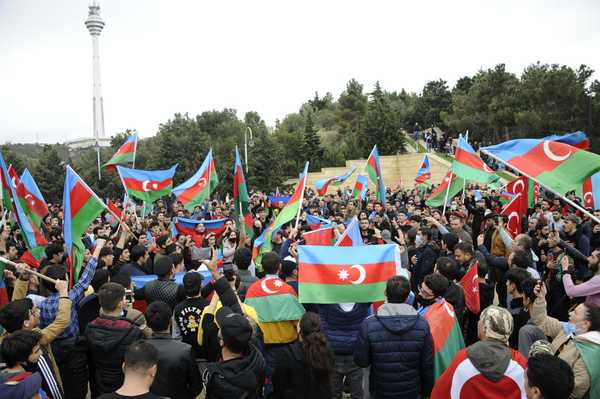 Azerbaiyán celebra el Día de la Victoria