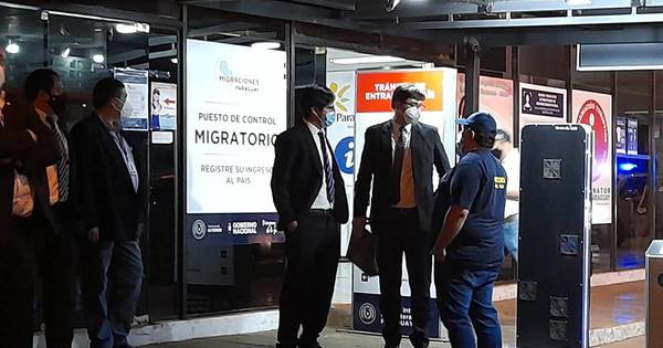 La Nación / Muchos turistas argentinos están ingresando a Brasil por CDE al no poder por Yguazú