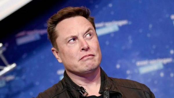 Elon Musk preguntó a los usuarios de Twitter si debería vender el 10% de sus acciones de Tesla y el resultado golpeó a su cotización.
