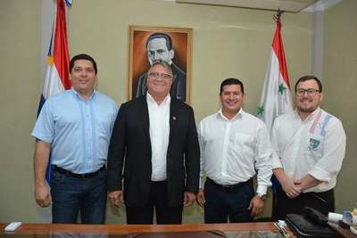 El Abg. René Avalos y al Lic. Romualdo Bogado retoman sus funciones en la Gobernación - Noticiero Paraguay