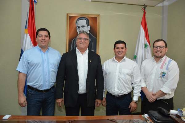 El Abg. René Avalos y al Lic. Romualdo Bogado retoman sus funciones en la Gobernación - Noticiero Paraguay