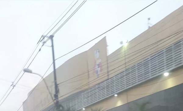 Diario HOY | Principio de incendio en supermercado sobre Eusebio Ayala