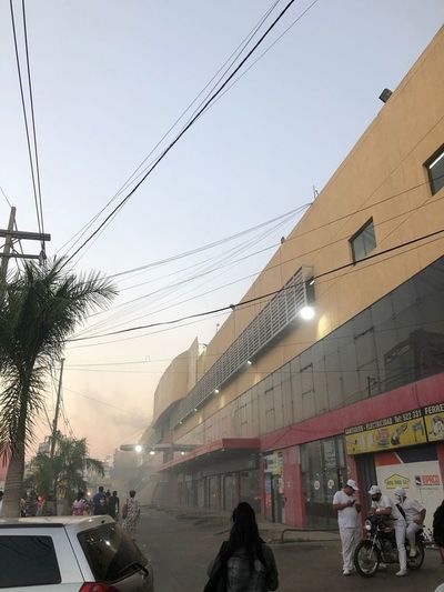 Susto en supermercado: Principio de incendio fue controlado rápidamente por bomberos | Ñanduti