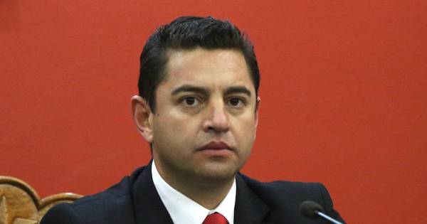 La Nación / Alliana apunta contra “medio servil” a Añetete: “Quienes me ofrecieron la candidatura fueron ellos”
