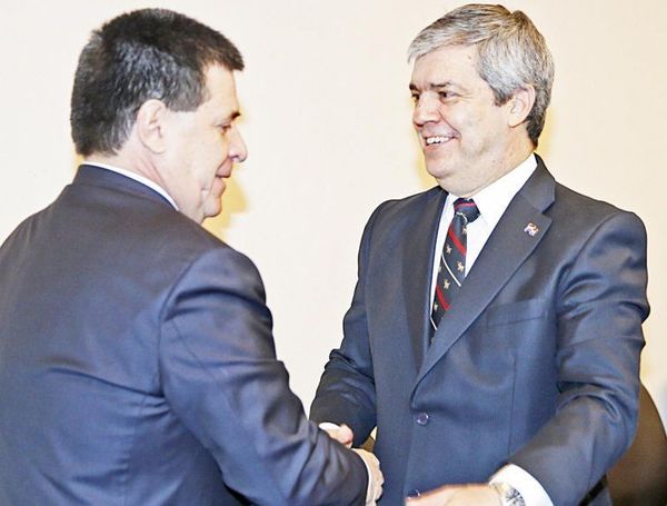 Riera confirma postulación a la presidencia de la ANR