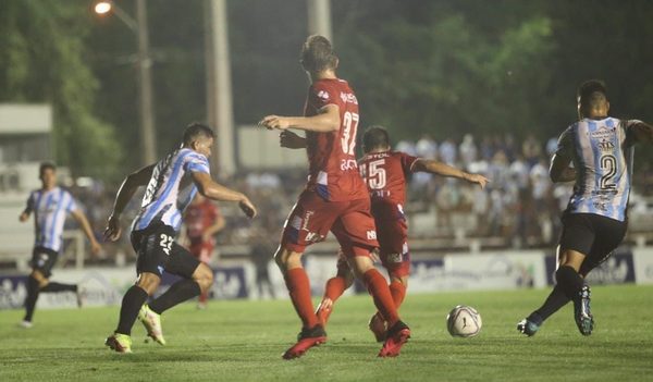 Guaireña y Nacional cierran la fecha 15 del Clausura con un flojo empate