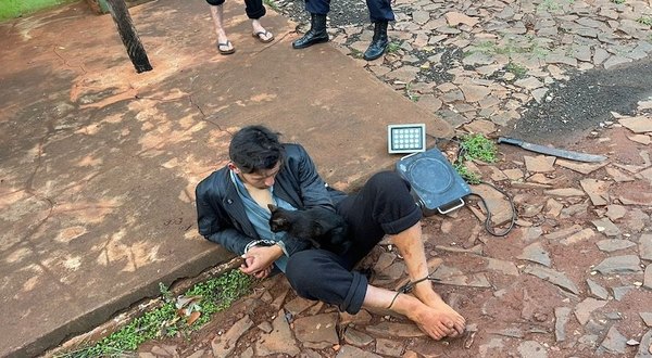 Crónica / GATO VIGILANTE DE CDE. Un michi hizo de policía
