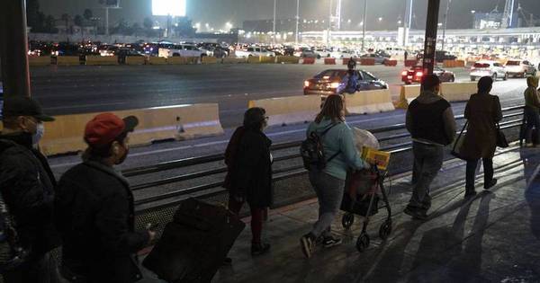 La Nación / EEUU reabre fronteras y prohíbe ingreso a vacunados con Sputnik