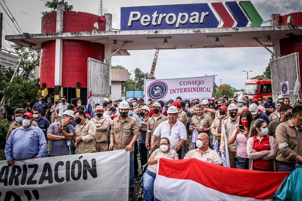 Sindicalistas de Petropar presionan a favor de una cuestionada licitación - Nacionales - ABC Color