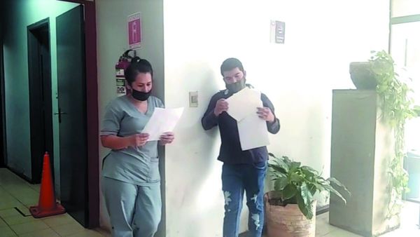 Patrona la mantuvo encerrada en un motel
