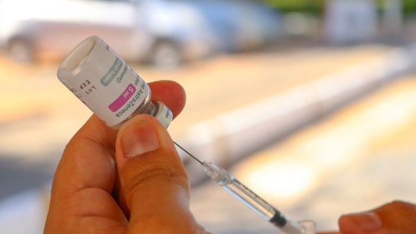 Jóvenes de 18 años se podrán aplicar la vacuna AstraZeneca