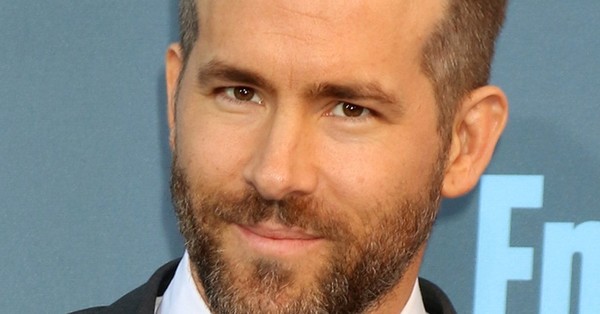 Ryan Reynolds confiesa que “estaba silenciosamente aterrorizado” de que su tercera hija fuera un niño - SNT