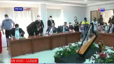 Incidentado juramento de concejales en Luque