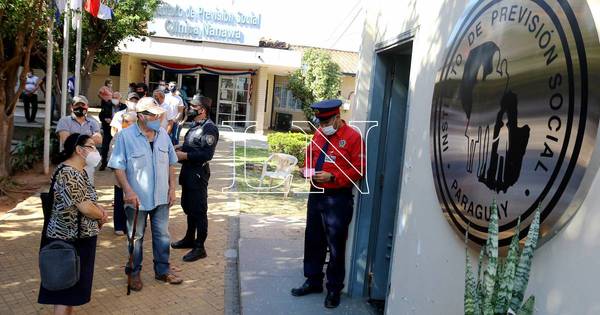 La Nación / IPS reintegra en servicios médicos a 5.010 bloqueados por figurar en Pytyvõ