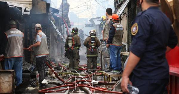 La Nación / Permisionarios del Mercado 4 demandarán a la municipalidad y a la Ande