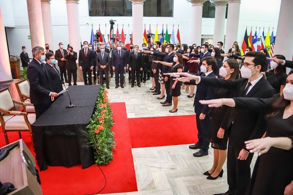 Euclides: “Esperamos el decreto de la Casa Rosada para reapertura de fronteras con Argentina   - Nacionales - ABC Color