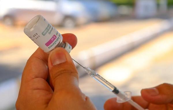 Mayores de 18 años podrán usar AstraZeneca, tras aprobación de Salud