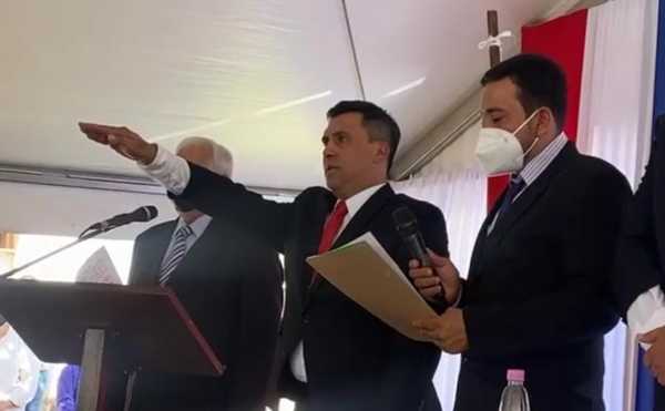 Asume el nuevo intendente de Caazapá, Amado Díaz Verón - Noticiero Paraguay