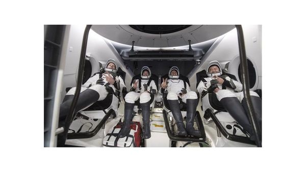 Los tripulantes de la Crew-2 regresan a la Tierra