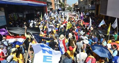 Gremios docentes garantizan que habrá clases mañana, pese a protesta por reajuste salarial - Nacionales - ABC Color