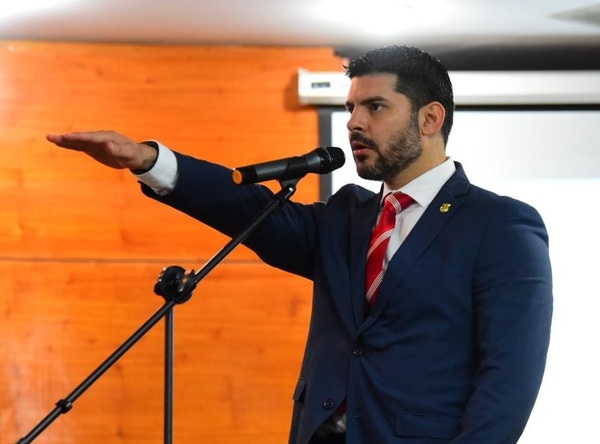 'Nenecho' Rodríguez juró como intendente de Asunción