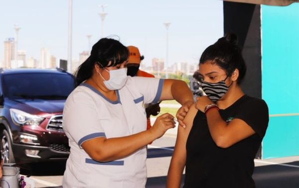 Paraguay y Argentina evalúan vacunación conjunta en sus ciudades fronterizas
