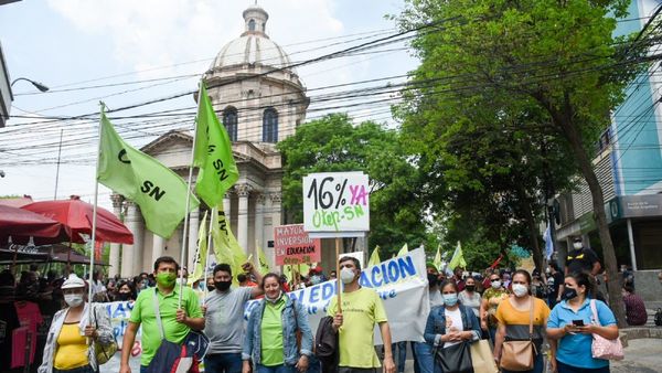 PGN 2022: Docentes se movilizarán ante recortes en Educación