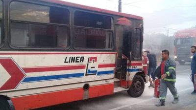 Sustazo tras incendio de un micro en San Lorenzo