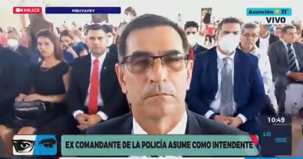 La Nación / Excomandante de la Policía Nacional asume como nuevo intendente de Mbuyapey