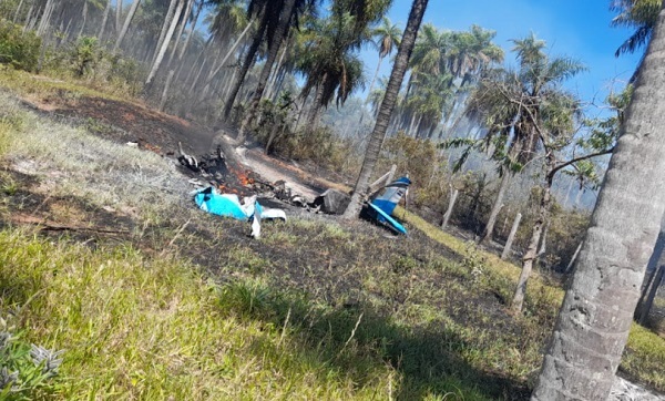 Piloto se salva de milagro tras desplome de aeronave en Piribebuy