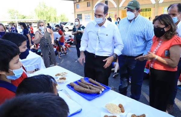 ​Conmemoran el Día de la Mandioca en el Abasto Norte de Limpio