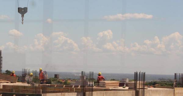 La Nación / Vacancias laborales en el exterior podría generar migración masiva de paraguayos