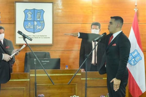 Luis Fernando Bernal es el nuevo presidente de la Junta Municipal de Asunción