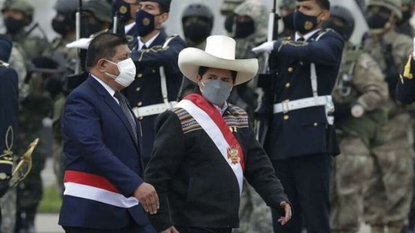 Ministro de Defensa peruano presenta renuncia tras polémica sobre ascensos de oficiales