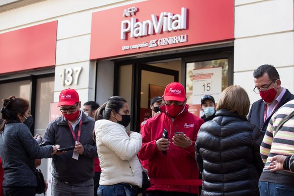 El Senado chileno rechaza un cuarto retiro de pensiones por la falta de un voto - MarketData