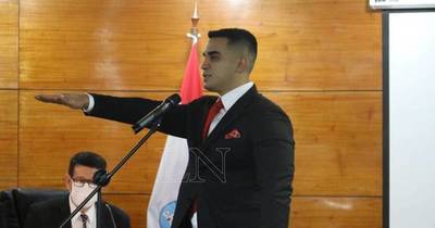 La Nación / Presidente de la Junta Municipal votó por él mismo para desempatar