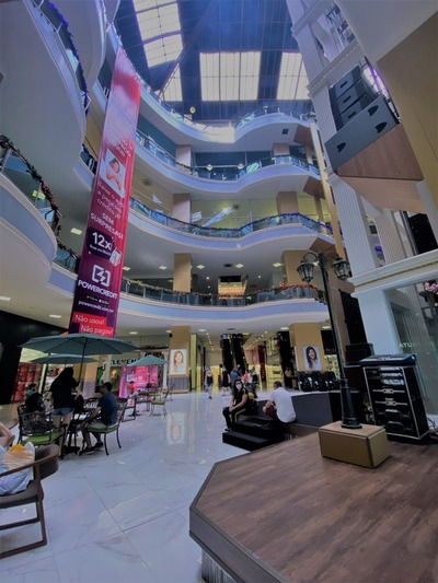 Más de 40 tiendas se adhieren al Black Friday en el Shopping París de CDE