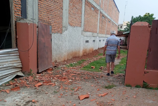 Vecinos exigen clausura temporal de obra edilicia que casi mató a familia entera - ADN Digital