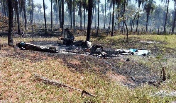 (VIDEO) Cae avioneta en Piribebuy y piloto se salva de milagro
