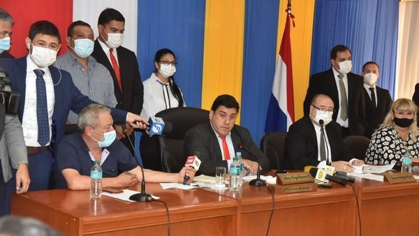 Anuncian que solicitarán nulidad al juramento de Óscar González Chaves - ADN Digital
