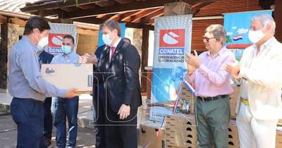La Nación / Personal entregó lote de notebooks